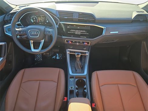 Certified 2025 Audi Q3 2.0T Premium image 9