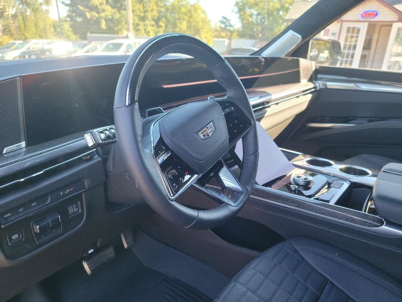 Used 2025 Cadillac Escalade V AWD/4WD image 13