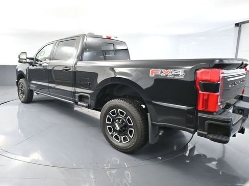 Used 2025 Ford F250 Platinum image 9