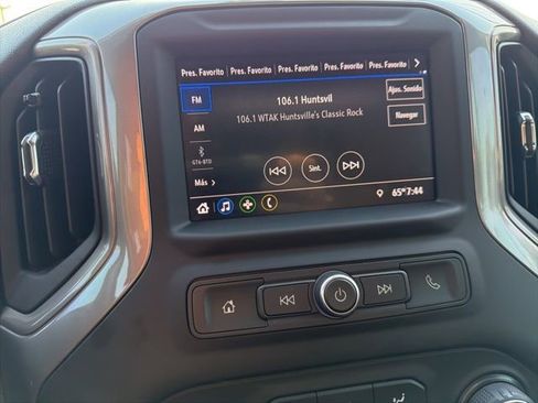 Used 2022 Chevrolet Silverado 1500 Custom image 13