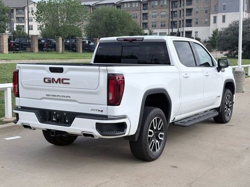 Used 2024 GMC Sierra 1500 AT4 w/ Technology Package AWD/4WD image 4