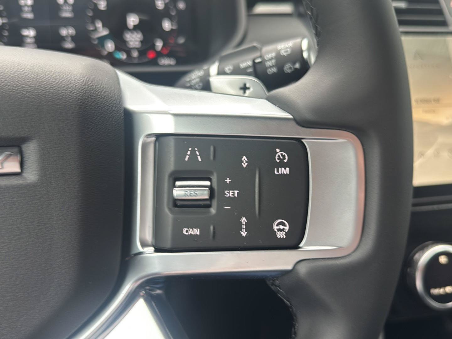 New 2026 Land Rover Discovery S AWD/4WD image 30