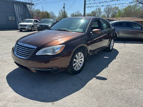 Used 2013 Chrysler 200 Touring image 9