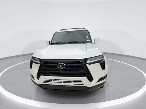 Used 2024 Lexus GX 550 w/ Cold Area Package AWD/4WD image 3