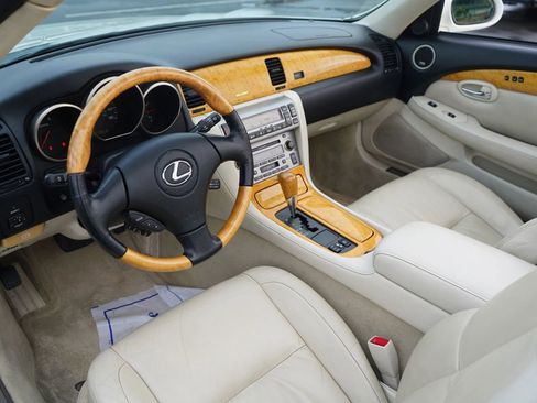 Used 2002 Lexus SC 430 Convertible image 9