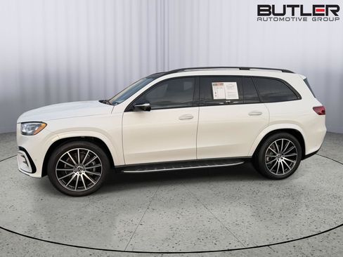Used 2025 Mercedes-Benz GLS 450 4MATIC image 3