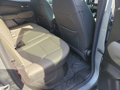 Used 2024 Chevrolet Colorado ZR2 w/ ZR2 Convenience Package III image 31