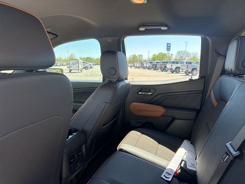 Used 2023 GMC Canyon AT4 w/ LPO, Skid Plate Package image 8