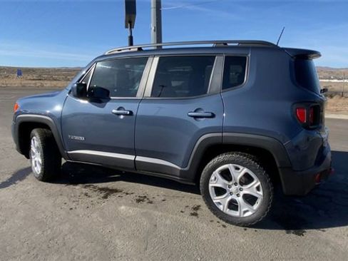 Used 2019 Jeep Renegade Latitude w/ UConnect 8.4 Nav Group image 6