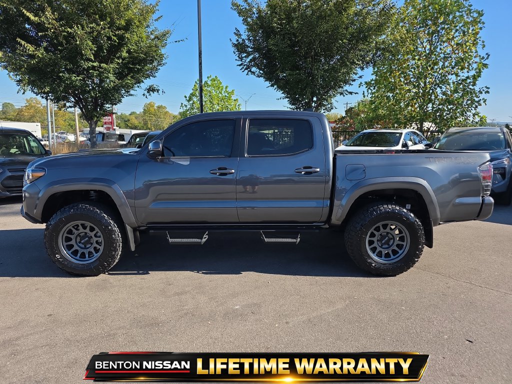 Used 2022 Toyota Tacoma TRD Sport w/ Technology Package AWD/4WD image 8