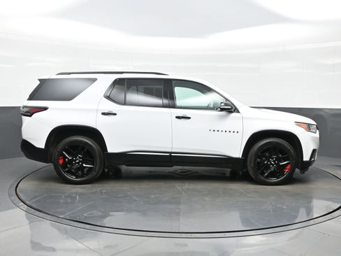 Used 2019 Chevrolet Traverse Premier w/ Redline Edition AWD/4WD image 7