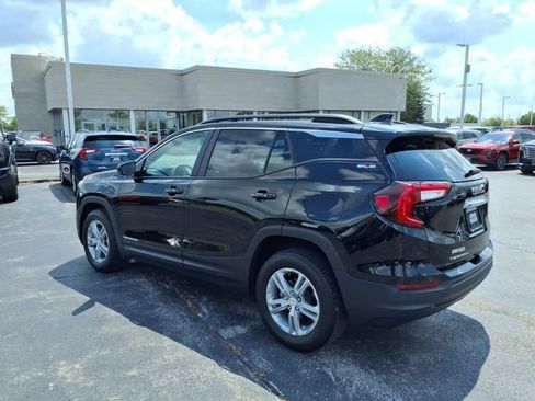 Used 2022 GMC Terrain SLE w/ Driver Convenience Package AWD/4WD image 9