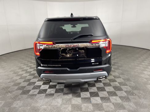 Used 2023 GMC Acadia SLE image 4