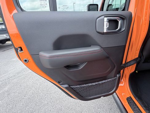 New 2026 Jeep Wrangler Unlimited Rubicon AWD/4WD image 31