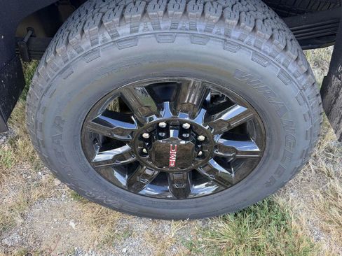 Used 2026 GMC Sierra 2500 AT4 w/ AT4 Preferred Package AWD/4WD image 6