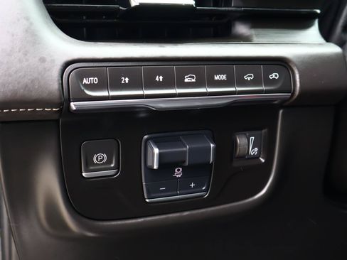 Certified 2024 Cadillac Escalade ESV Premium Luxury Platinum AWD/4WD image 30