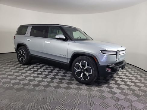 Used 2024 Rivian R1S Adventure image 7