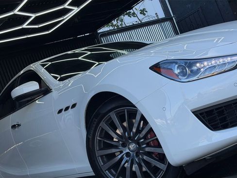 Used 2018 Maserati Ghibli image 31