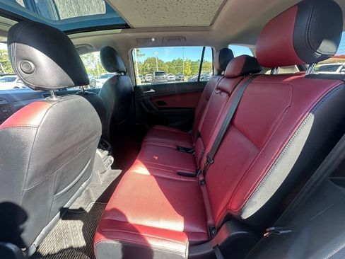Used 2021 Volkswagen Tiguan SEL image 11