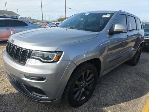 Used 2018 Jeep Grand Cherokee High Altitude image 2