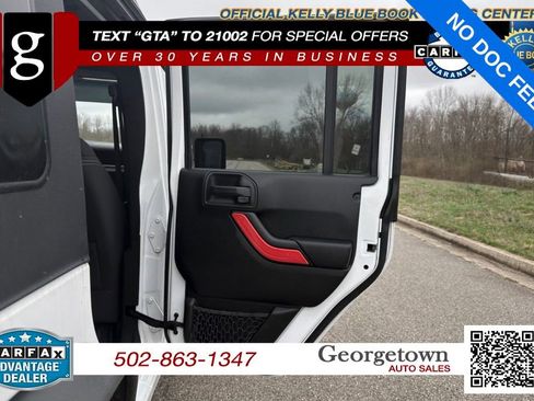 Used 2016 Jeep Wrangler Unlimited Sahara w/ Connectivity Group AWD/4WD image 24
