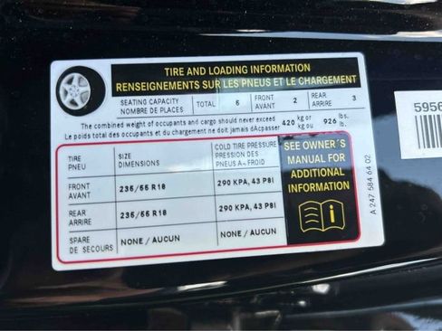 Used 2024 Mercedes-Benz GLB 250 image 3