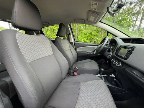 Used 2015 Toyota Yaris L FWD image 21