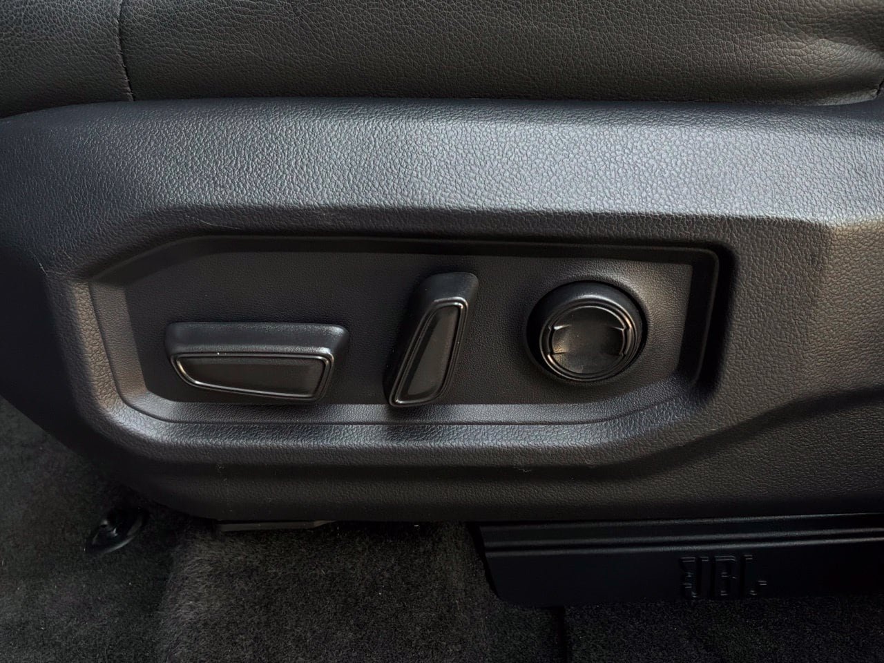 Used 2023 Toyota Tundra Limited AWD/4WD image 12