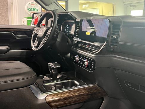 Certified 2024 GMC Sierra 1500 Elevation w/ X31 Off-Road Package image 10