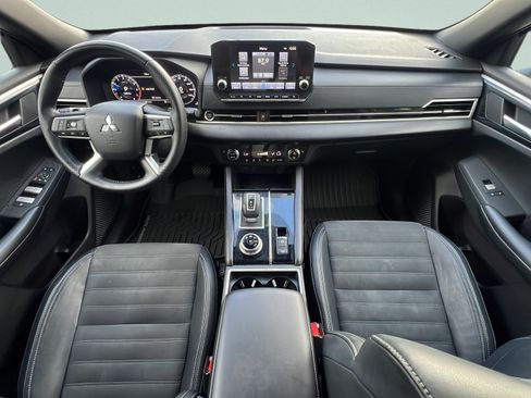 Used 2023 Mitsubishi Outlander SE FWD image 11