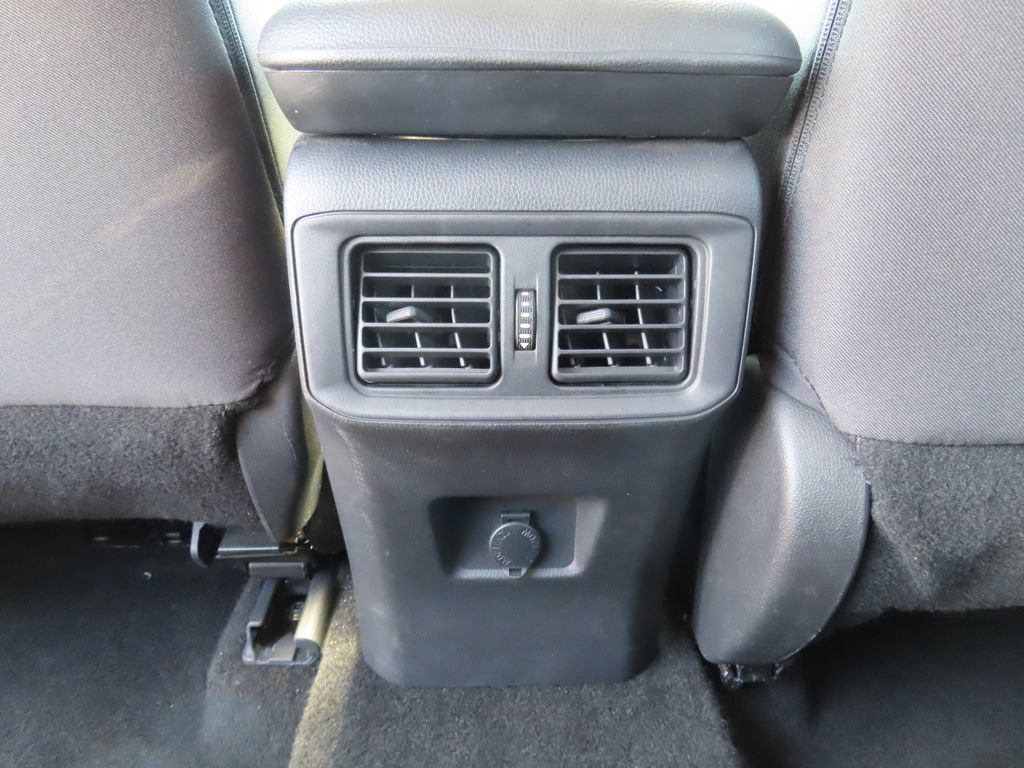 Used 2024 Toyota RAV4 LE AWD/4WD image 27