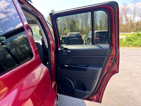 Used 2016 Jeep Patriot Latitude image 15