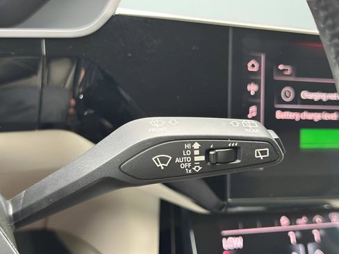 Used 2019 Audi e-tron Prestige w/ Prestige Package AWD/4WD image 20