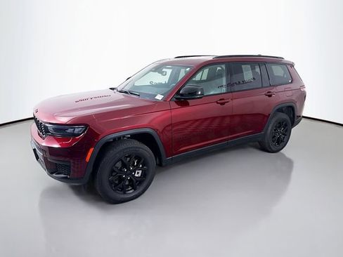 Used 2024 Jeep Grand Cherokee L Altitude image 3