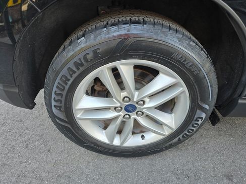 Used 2018 Ford Edge SEL w/ Equipment Group 201A AWD/4WD image 27