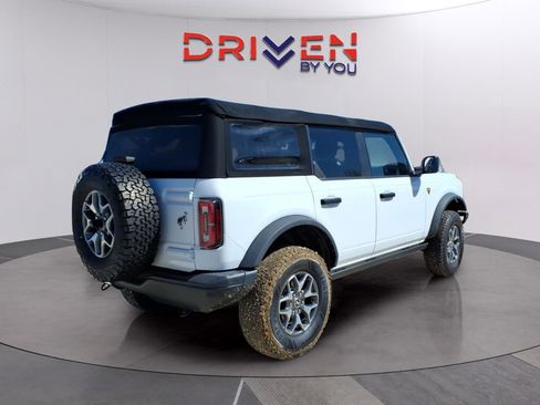 Used 2021 Ford Bronco Badlands image 5