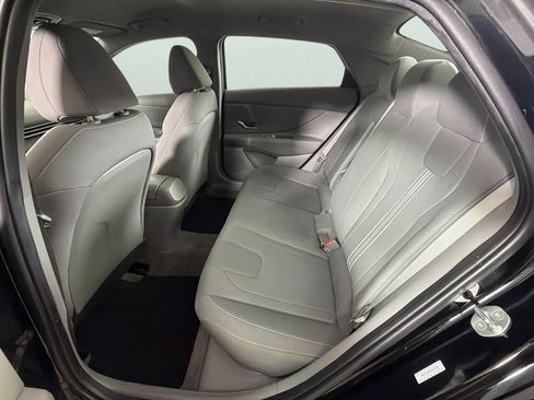 Used 2022 Hyundai Elantra SEL w/ Convenience Package FWD image 25