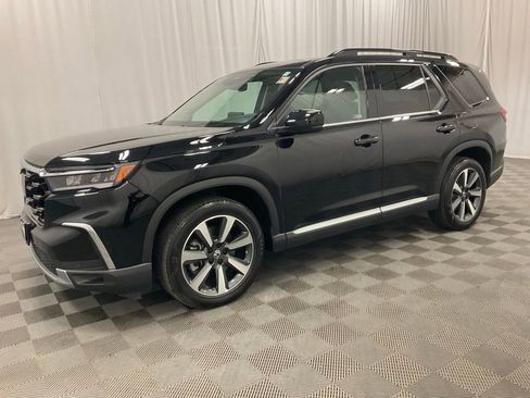Used 2023 Honda Pilot Touring image 9