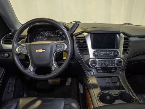 Used 2018 Chevrolet Tahoe LT image 2