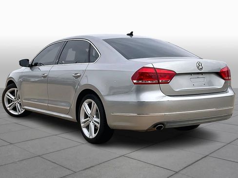 Used 2014 Volkswagen Passat 1.8T SEL Premium image 11