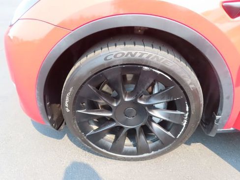 Used 2021 Tesla Model Y Long Range AWD/4WD image 8