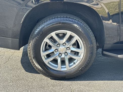 Used 2023 Chevrolet Suburban LT image 19