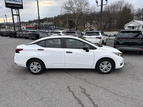 Used 2024 Nissan Versa S image 2