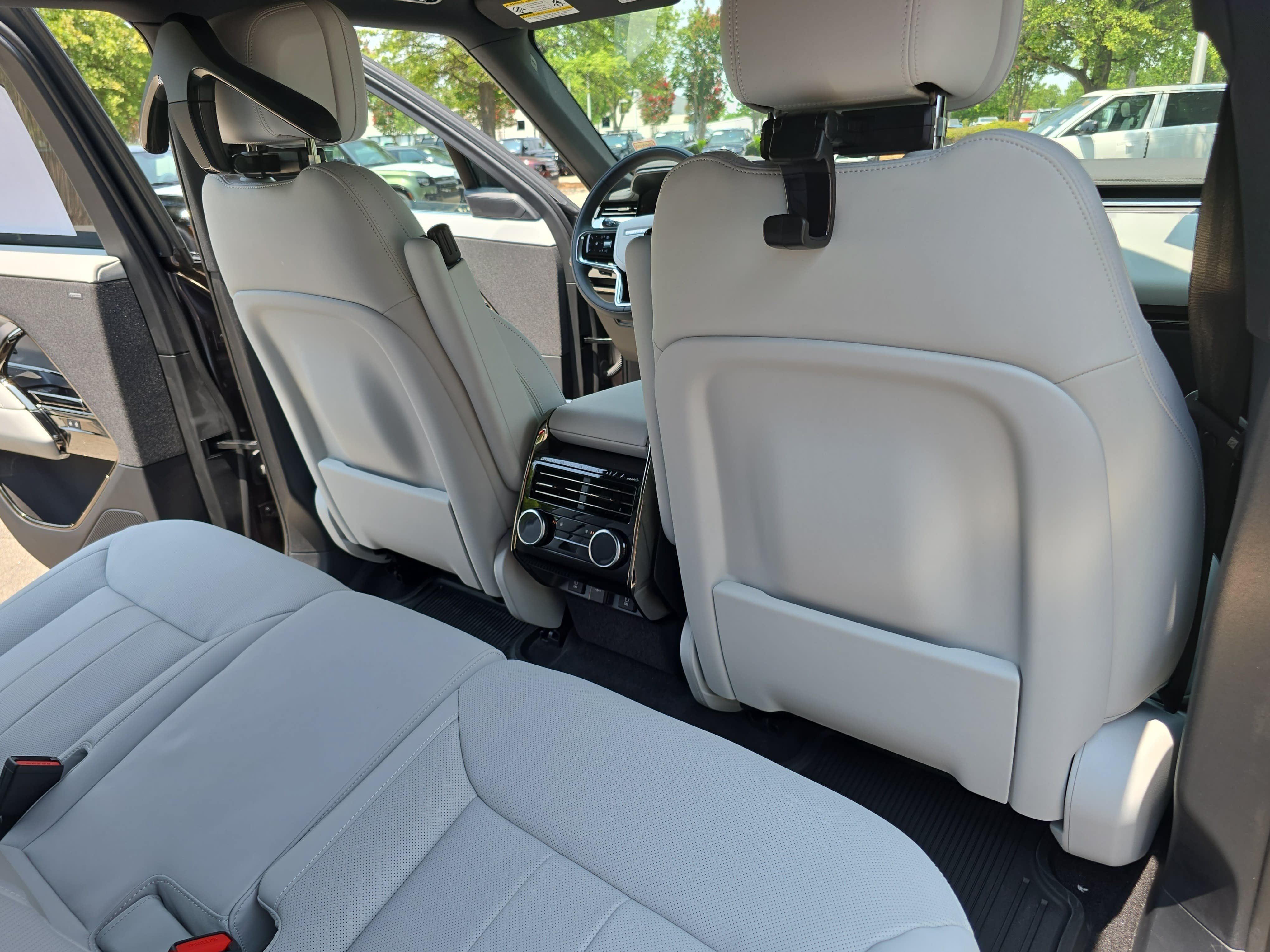 New 2026 Land Rover Range Rover Sport SE AWD/4WD image 11