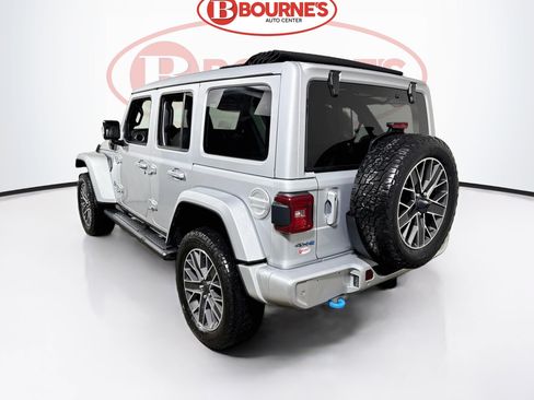 Used 2024 Jeep Wrangler High Altitude AWD/4WD image 8