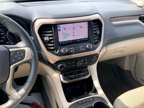 Used 2023 GMC Acadia Denali w/ Denali Ultimate Package AWD/4WD image 6