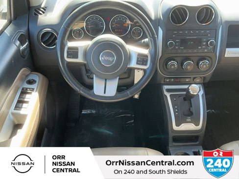 Used 2016 Jeep Compass Latitude image 14