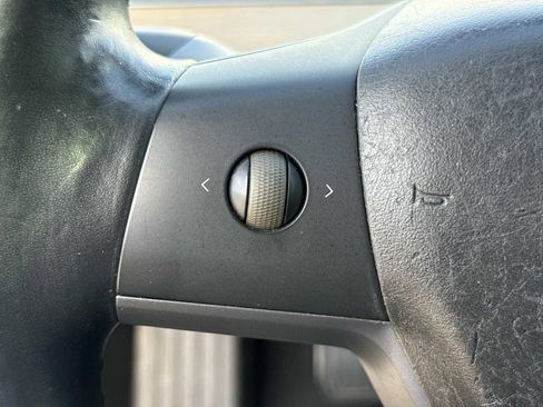 Used 2018 Tesla Model 3 Long Range image 40