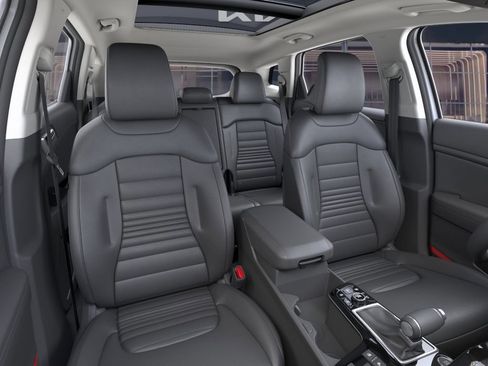 Certified 2025 Kia Sportage SX FWD image 17