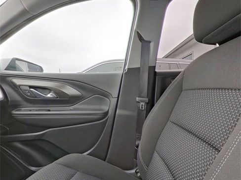 Used 2024 GMC Terrain SLE image 24